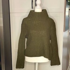 Valette Mock Turtleneck Cropped Sweater Olive Green Size Small (Sm) EUC